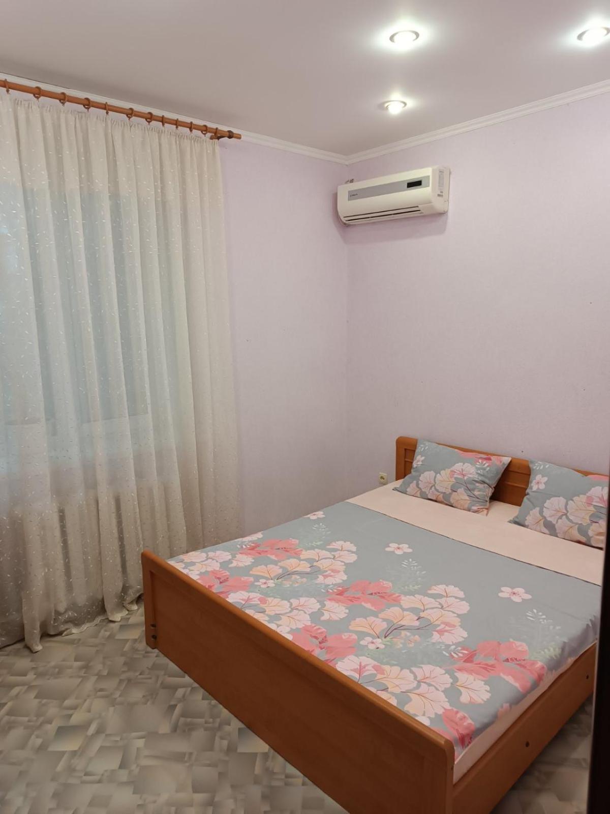 Две Уютные Квартиры В Центре Города Дзержинка - New Apartments Krivoy Rog Luaran gambar